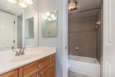 Condo in Daytona Beach, Florida, 2 bedrooms  № 1723150 - photo 22