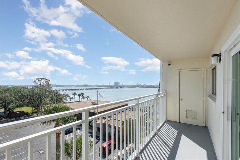 Condo in Daytona Beach, Florida, 2 bedrooms  № 1723150 - photo 12