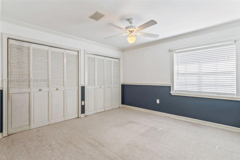 Villa ou maison à vendre à Miami, Floride: 4 chambres, 280.75 m2 № 2032791 - photo 30