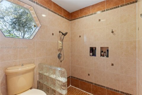 Villa ou maison à vendre à Miami, Floride: 4 chambres, 280.75 m2 № 2032791 - photo 23