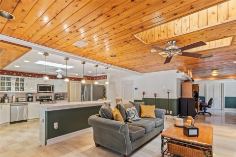 Villa ou maison à vendre à Miami, Floride: 4 chambres, 280.75 m2 № 2032791 - photo 11