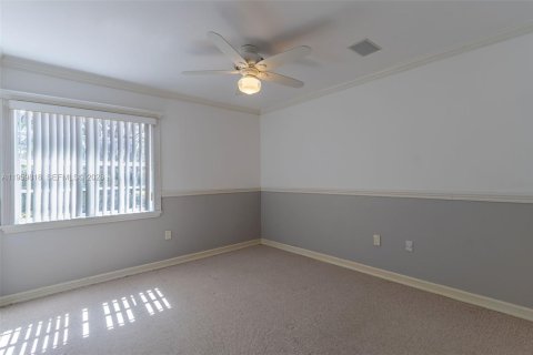 Villa ou maison à vendre à Miami, Floride: 4 chambres, 280.75 m2 № 2032791 - photo 28