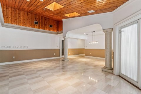 Villa ou maison à vendre à Miami, Floride: 4 chambres, 280.75 m2 № 2032791 - photo 7