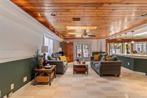 Villa ou maison à vendre à Miami, Floride: 4 chambres, 280.75 m2 № 2032791 - photo 12