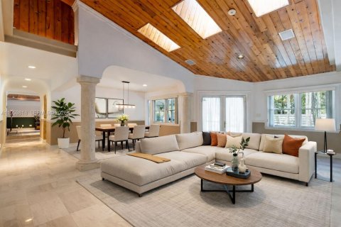 Villa ou maison à vendre à Miami, Floride: 4 chambres, 280.75 m2 № 2032791 - photo 6