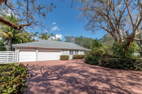 Villa ou maison à Miami, Floride 4 chambres, 280.75 m2 № 2032791