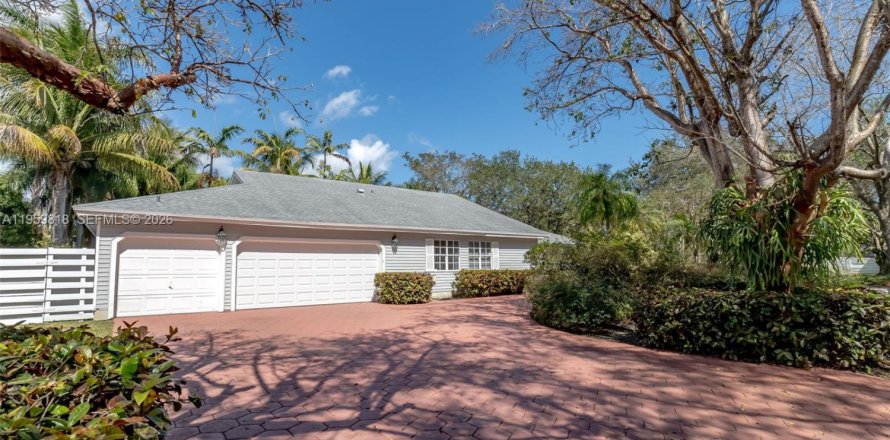 Villa ou maison à Miami, Floride 4 chambres, 280.75 m2 № 2032791