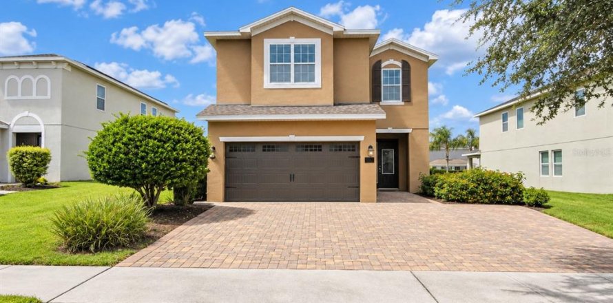 House in Kissimmee, Florida 6 bedrooms, 263.01 sq.m. № 2377980