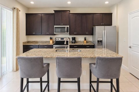 House in Kissimmee, Florida 6 bedrooms, 263.01 sq.m. № 2377980 - photo 5