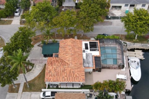 House in North Miami, Florida 4 bedrooms, 199.09 sq.m. № 2081152 - photo 21