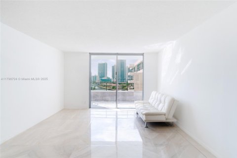Condominio en venta en Hallandale Beach, Florida, 1 dormitorio, 76.92 m2 № 1861684 - foto 4
