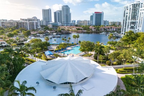 Condominio en venta en Hallandale Beach, Florida, 1 dormitorio, 76.92 m2 № 1861684 - foto 25