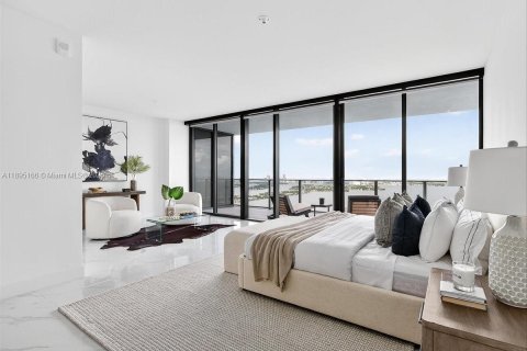 Condo in Miami, Florida, 4 bedrooms  № 2081457 - photo 7