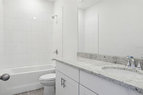 Casa en venta en Zephyrhills, Florida, 4 dormitorios, 244.43 m2 № 1911856 - foto 22