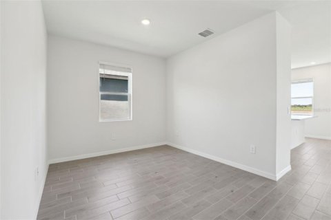 Casa en venta en Zephyrhills, Florida, 4 dormitorios, 244.43 m2 № 1911856 - foto 17