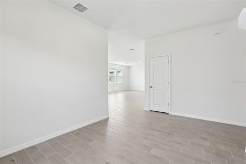 Casa en venta en Zephyrhills, Florida, 4 dormitorios, 244.43 m2 № 1911856 - foto 16
