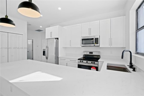 Casa en venta en Lehigh Acres, Florida, 3 dormitorios, 123.1 m2 № 2064424 - foto 16