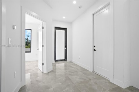 Casa en venta en Lehigh Acres, Florida, 3 dormitorios, 123.1 m2 № 2064424 - foto 12