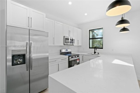 Casa en venta en Lehigh Acres, Florida, 3 dormitorios, 123.1 m2 № 2064424 - foto 2