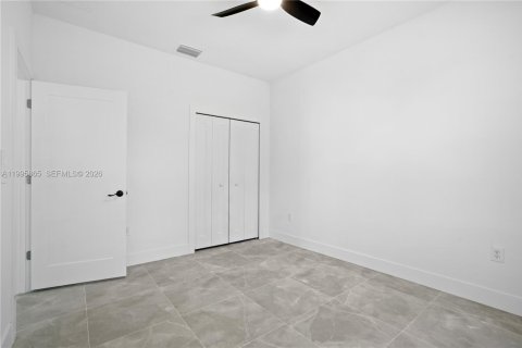 Casa en venta en Lehigh Acres, Florida, 3 dormitorios, 123.1 m2 № 2064424 - foto 11