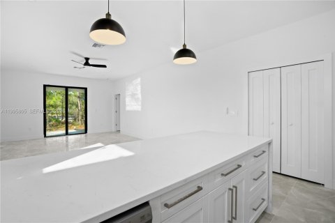 Casa en venta en Lehigh Acres, Florida, 3 dormitorios, 123.1 m2 № 2064424 - foto 17