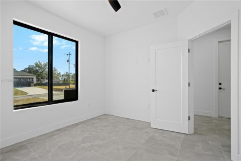 Casa en venta en Lehigh Acres, Florida, 3 dormitorios, 123.1 m2 № 2064424 - foto 5