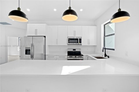 Casa en venta en Lehigh Acres, Florida, 3 dormitorios, 123.1 m2 № 2064424 - foto 15