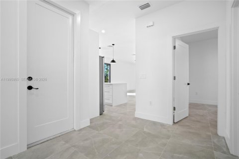 Casa en venta en Lehigh Acres, Florida, 3 dormitorios, 123.1 m2 № 2064424 - foto 3