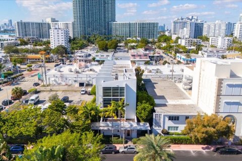 Condo in Miami Beach, Florida, 2 bedrooms  № 1975668 - photo 2