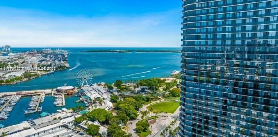 Estudio en el Condominio en Miami, Florida № 1877575