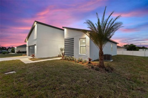 Casa en alquiler en Kissimmee, Florida, 4 dormitorios, 155.15 m2 № 1817932 - foto 4