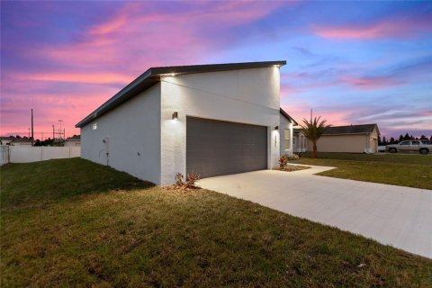 Casa en alquiler en Kissimmee, Florida, 4 dormitorios, 155.15 m2 № 1817932 - foto 6