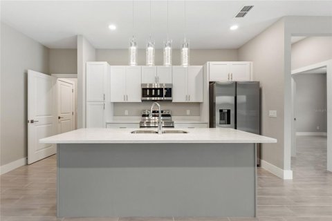 Casa en alquiler en Kissimmee, Florida, 4 dormitorios, 155.15 m2 № 1817932 - foto 14