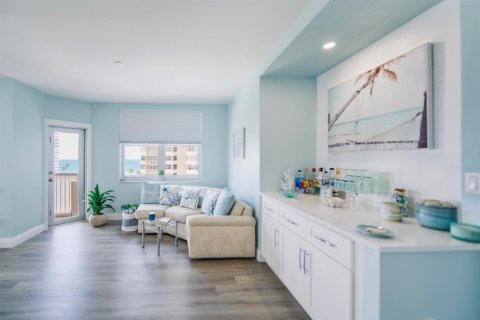 Condo in Hallandale Beach, Florida, 2 bedrooms  № 2189608 - photo 12