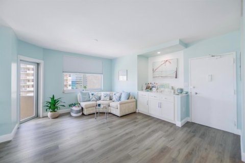Condo in Hallandale Beach, Florida, 2 bedrooms  № 2189608 - photo 11