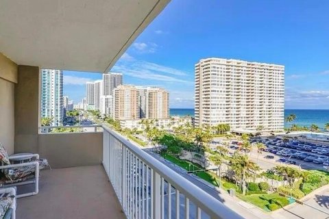 Condo in Hallandale Beach, Florida, 2 bedrooms  № 2189608 - photo 5