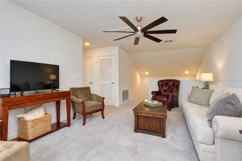 House in Land O' Lakes, Florida 3 bedrooms, 219.81 sq.m. № 2356365 - photo 27