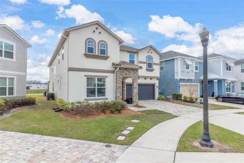 Villa ou maison à vendre à Kissimmee, Floride: 9 chambres, 405.33 m2 № 2224709 - photo 2