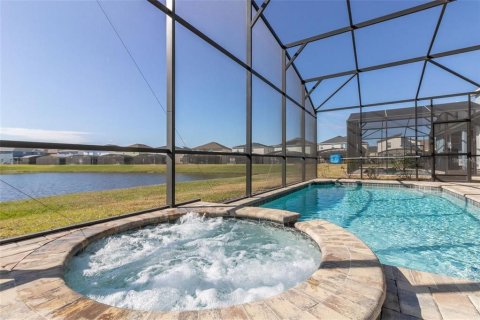 Villa ou maison à vendre à Kissimmee, Floride: 9 chambres, 405.33 m2 № 2224709 - photo 10