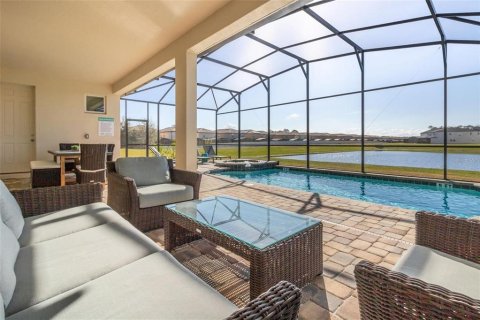 House in Kissimmee, Florida 9 bedrooms, 405.33 sq.m. № 2224709