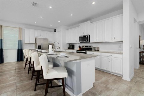 Villa ou maison à vendre à Kissimmee, Floride: 9 chambres, 405.33 m2 № 2224709 - photo 13