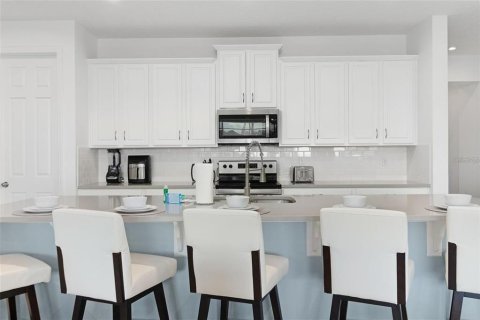 Villa ou maison à vendre à Kissimmee, Floride: 9 chambres, 405.33 m2 № 2224709 - photo 12