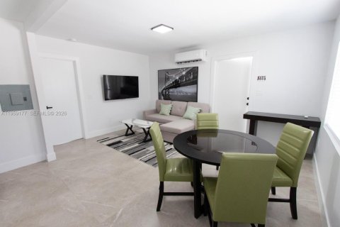 Villa ou maison à louer à Miami, Floride: 1 chambre, 111.85 m2 № 2046295 - photo 5