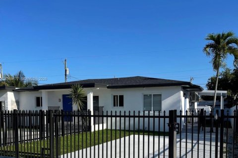 Villa ou maison à Miami, Floride 1 chambre, 111.85 m2 № 2046295