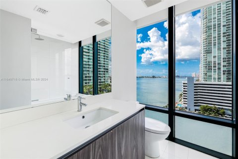 Condo in Miami, Florida, 3 bedrooms  № 1710590 - photo 27