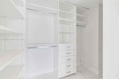 Condo in Miami, Florida, 3 bedrooms  № 1710590 - photo 18