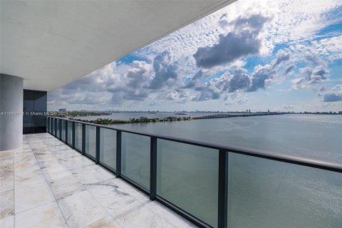 Condo in Miami, Florida, 3 bedrooms  № 1710590 - photo 11