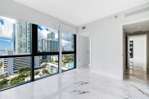 Condo in Miami, Florida, 3 bedrooms  № 1710590 - photo 22