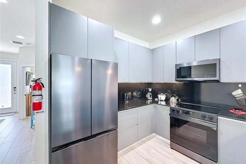 Adosado en venta en Clermont, Florida, 4 dormitorios, 172.24 m2 № 1749527 - foto 28