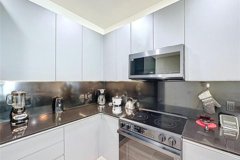 Adosado en venta en Clermont, Florida, 4 dormitorios, 172.24 m2 № 1749527 - foto 27